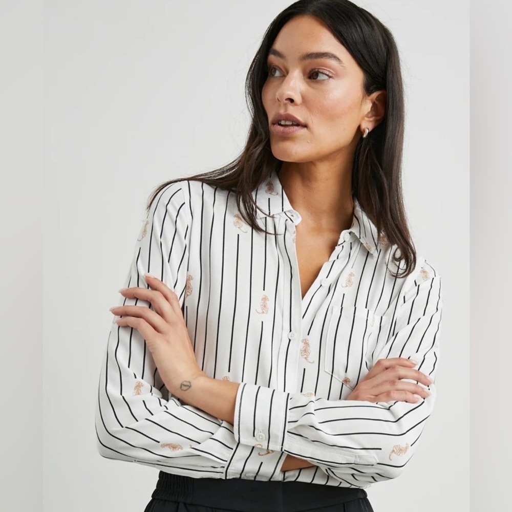 RAILS Kathryn Shirt Striped Tigers White Button
Down Long Sleeve Size Medium